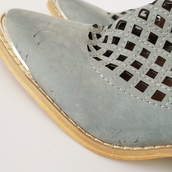 MI.IM Vera Lost Valley Cutout Slip On Ankle Bootie - Picture 11 of 11